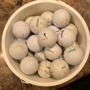 100 assorted hit away golf balls